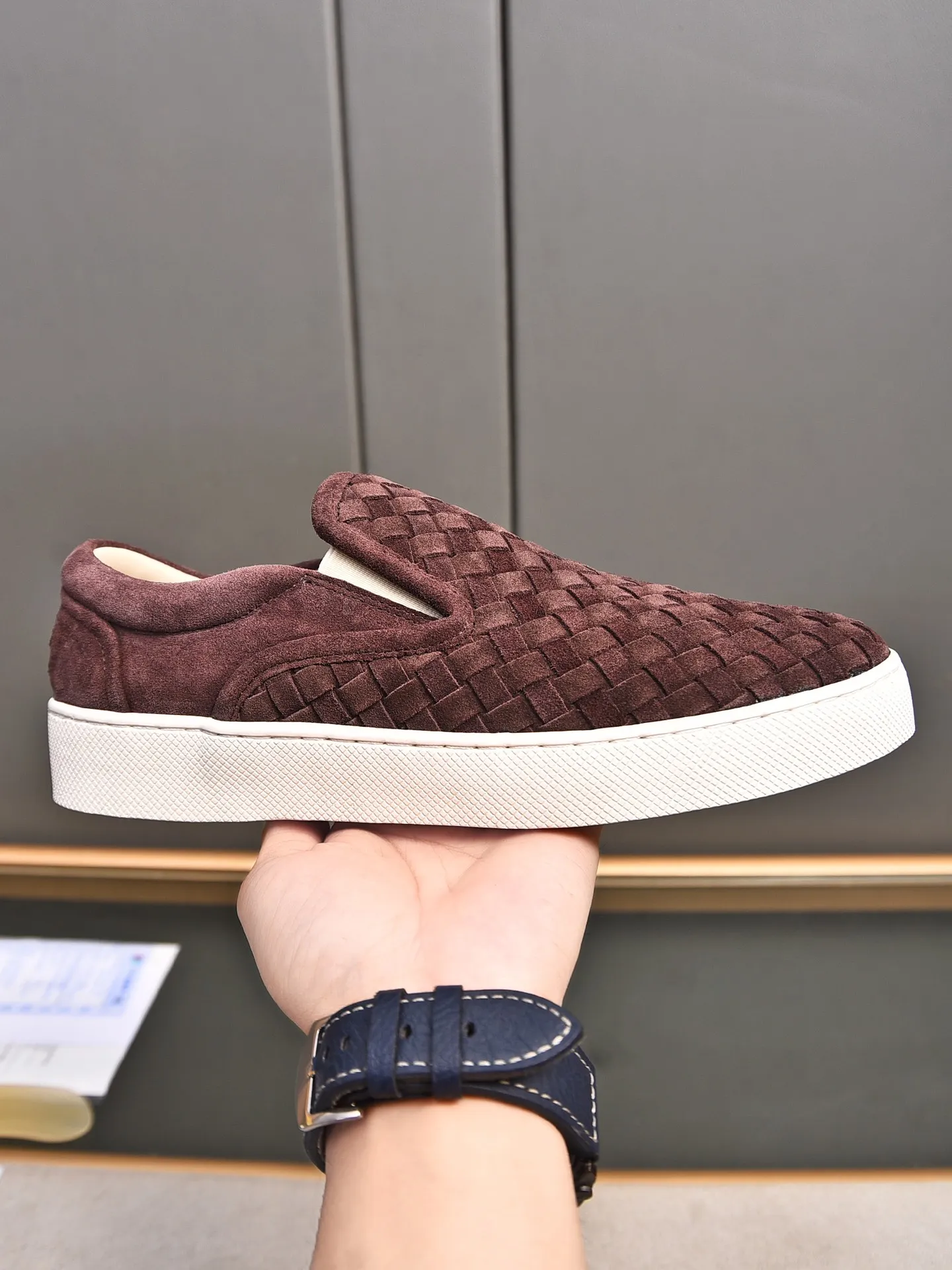 Men's shoes 💰460 [Sleeves series] BOTTEG* VENET* - high-end boutique Size: 38-44 (45 customized) BV new product, first-layer cowhide artificially woven classic style harmoniously blends with contemporary fashion temperament, rubber soles are light and flexible, water-dyed sheepskin pads! [Taobao, Tmall, and live streaming are the first choices]